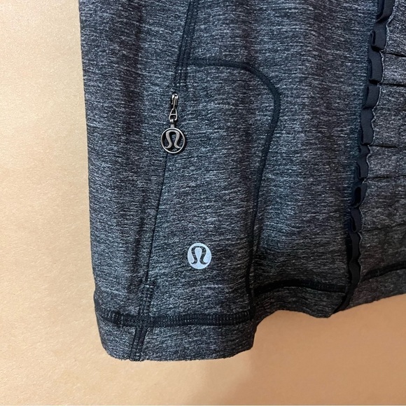 Lululemon | Run Free Tank Heathered Black Scoop Neck Ruffle Back Tank Top Size 8 - Picture 12 of 12
